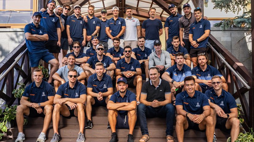 Chceli sme spojit rozne generacie Satan pozval reprezentantov do Tatier Slafkovsky chybal dovodom bola svadba