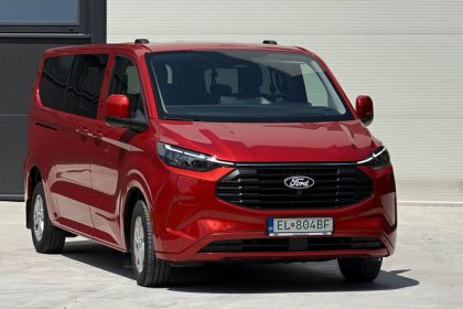Ford Transit Custom PHEV komfortny prakticky usporny ma par chyb