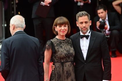 Gestko ktore povedalo vsetko Vdovu po Bartoskovi sprevadzal najma mocny muz Ceska Toto necakal nik prisla aj hollywoodska superstar