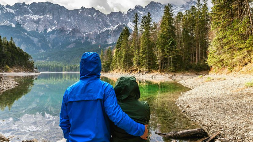 Kamenne more tunel uprostred lesa pseudokrater a 5 unikatnych miest Slovenska