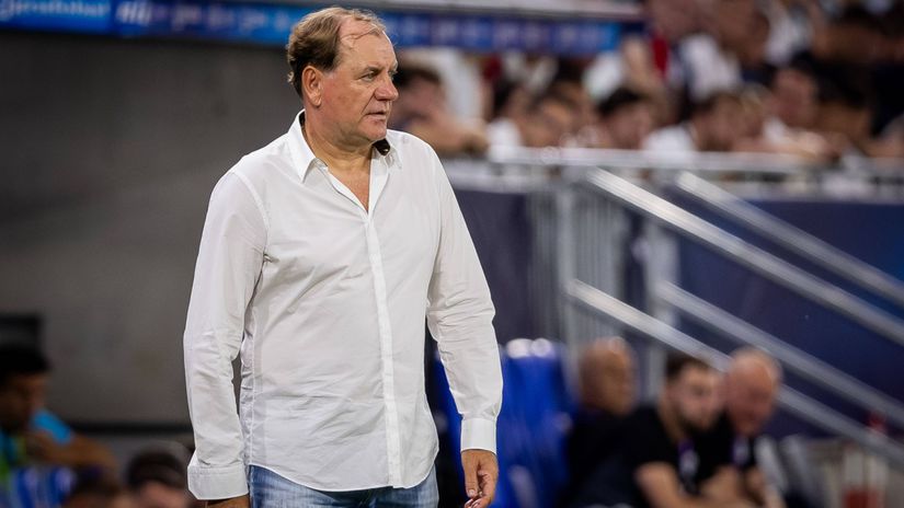 Otvoreny Weiss Chlapci niekedy zneuziju moju dobrotu