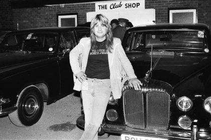 Ozzy Osbourne sa s autami nemaznal roky jazdil bez vodicaku