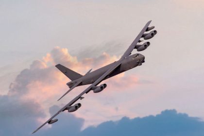 Pilot civilneho letu sa vyhol zrazke s B 52