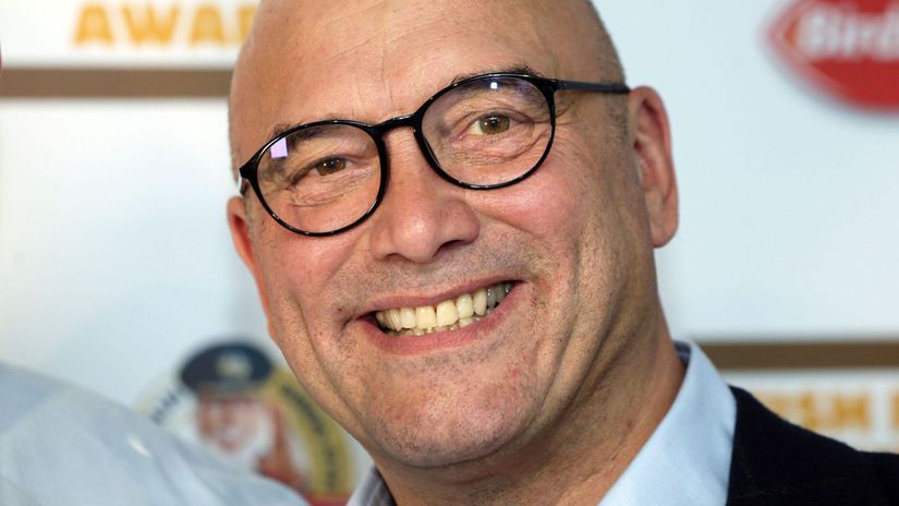 Recept na skandal Sexizmus rasizmus a problemy BBC