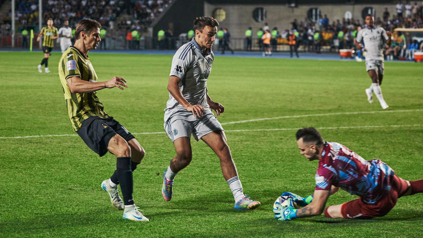 Doma to vyhrame znie z belaseho tabora Kitka Je prirodzene ze tam boli emoce Cervenu mohol dostat aj domaci hrac