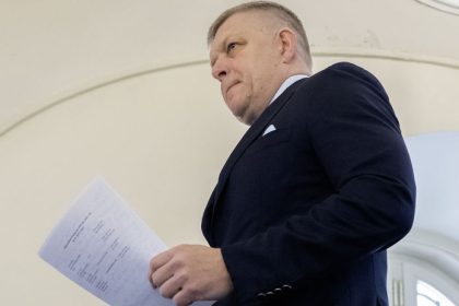 Fico Koalicna rada o konsolidacii pokracuje v pondelok Kamenicky a Tomas povedali coho sa setrenie dotkne