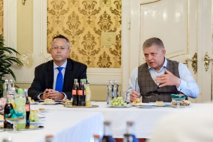 Ludia zaplatia tretinu uctu za setrenie naznacil Fico Ako chce vlada usetrit miliardy eur