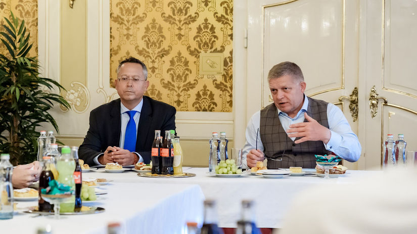 Ludia zaplatia tretinu uctu za setrenie naznacil Fico Ako chce vlada usetrit miliardy eur