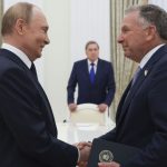 Putin prijal Trumpovho muza v Kremli vymenili si signaly o vojne na Ukrajine