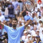 S Djokovicom to na zaciatku nevyzeralo dobre no zapas otocil Prvy z favoritov konci bez boja