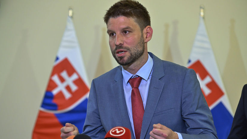 Simecka Ficova vlada zamerne izoluje Slovensko od Europy