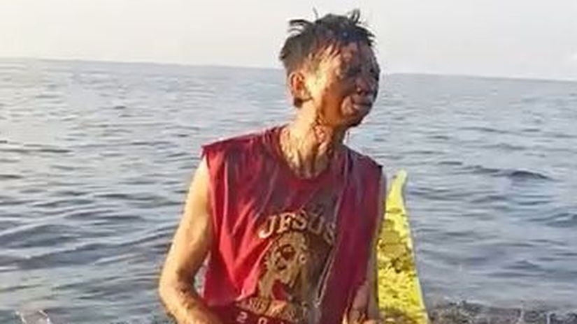 Toto sa nevidi kazdy den Rybar sa pochvalil obrovskym ulovkom zviera ho strapnilo pred kamerou