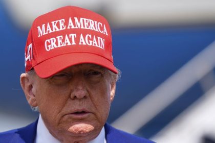 Zmateny Trump Vyhlasil ze v piatok pojde do Ruska