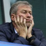 Anglicky gigant v problemoch Chelsea celi 74 obvineniam