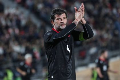 Byvaly futbalista AC Milano a starosta Tbilisi skritizovali Zelenskeho Katastrofa na Ukrajine