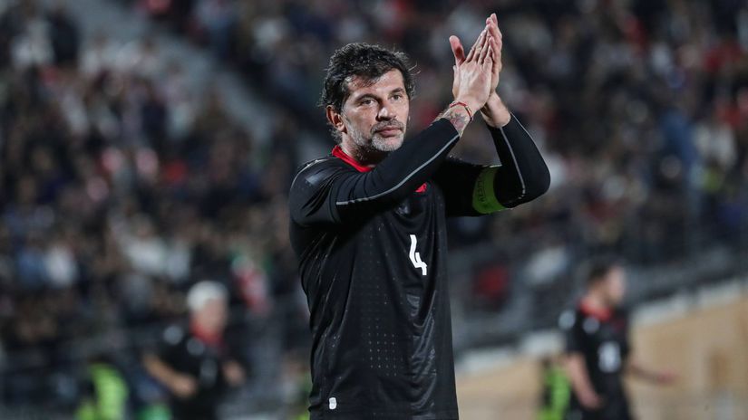 Byvaly futbalista AC Milano a starosta Tbilisi skritizovali Zelenskeho Katastrofa na Ukrajine