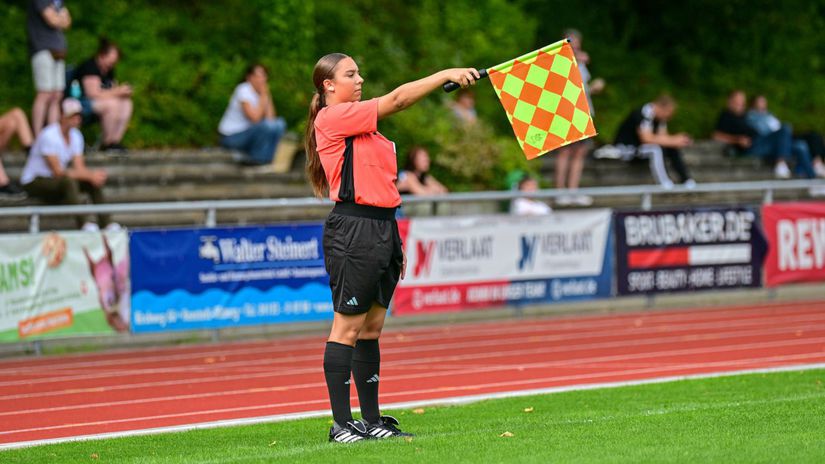 FIFA zvazuje zmenu v definicii ofsajdu