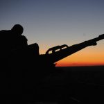 MOSKVA STUPNUJE UTOKY NA UKRAJINSKU INFRASTRUKTURU A DOPRAVU