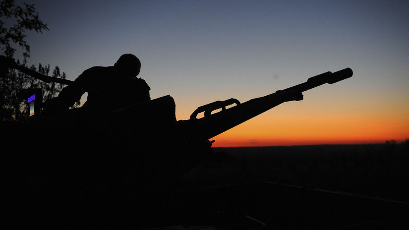 MOSKVA STUPNUJE UTOKY NA UKRAJINSKU INFRASTRUKTURU A DOPRAVU