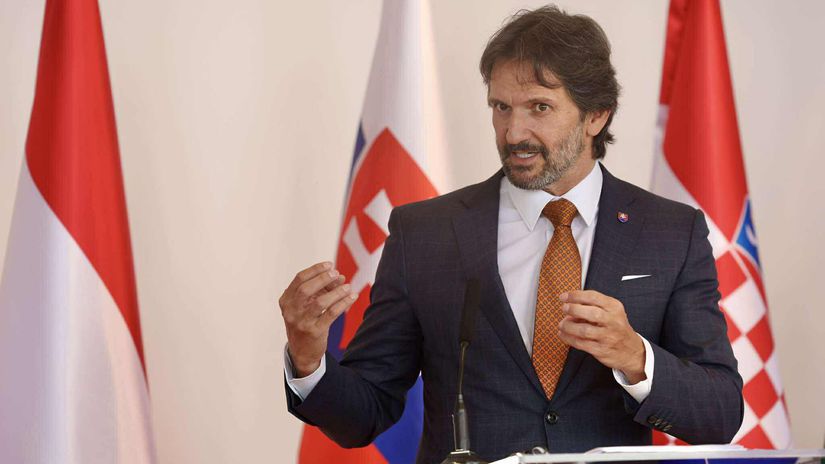 Najvacsim problemom v Europe su kapacity obranneho priemyslu tvrdi Kalinak a spomina zvlastny nepomer