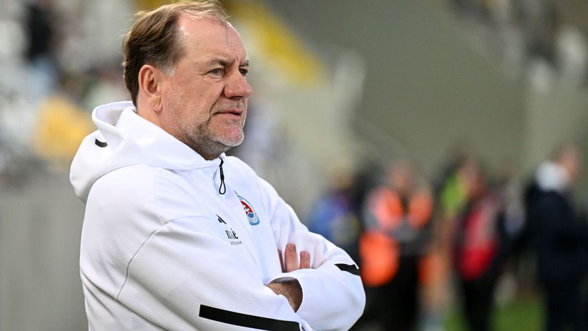 Nech trenuju narazacky Parodia na Slovan a Weissa