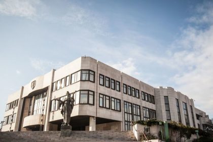 Poplach v parlamente Podozriva obalka v podatelni