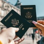 Revolucia na hraniciach Koniec pasovych peciatok a nova era cestovania