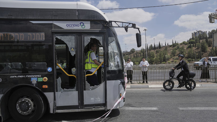 Strelba v Jeruzaleme si vyziadala sest mrtvych utocnikov zneskodnili