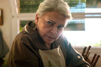 Tento absolutny hit dorazil na Netflix a okamzite dobyja vrchol rebrickov Strhujuca miniseria vas nenecha vydychnut