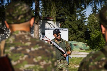 Armada preveruje zaloznikov a civilov