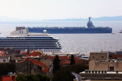FOTO Najvacsia vojnova lod je opat v Splite