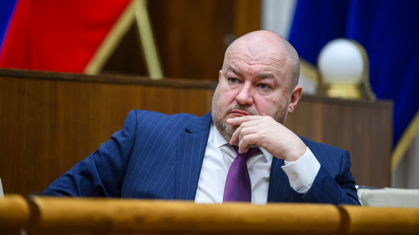 Hazard ide pod kridla Huliaka opozicia pomohla