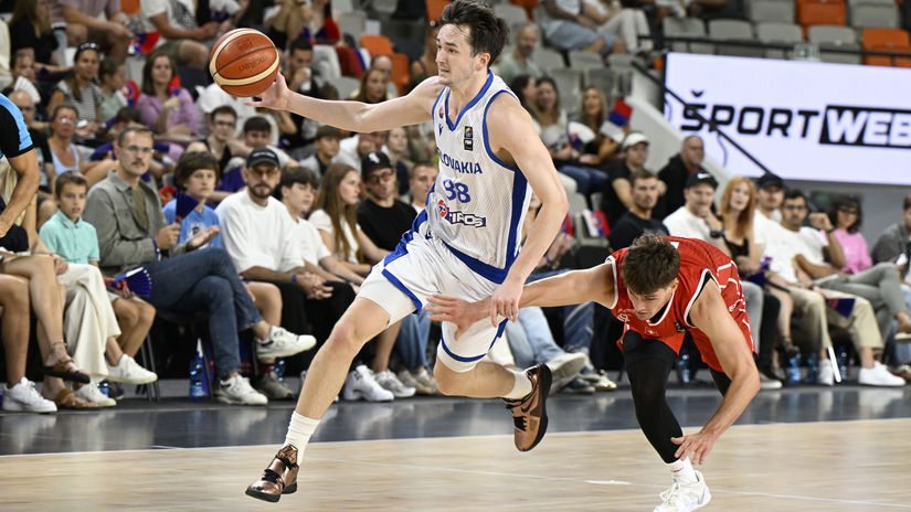 Mladici snazte sa cakaju na vas peniaze