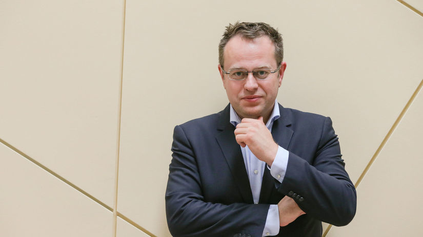 Nevydany skandal v televiznej relacii Moderator prerusi vysielanie