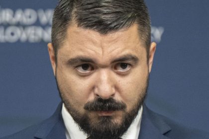 Pavol Gaspar oznamil svoj odchod nehoda ho mrzi Brat za brata je obcianske zdruzenie podla sefa SIS