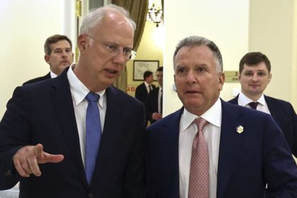 Putin poslal do USA vyjednavaca zachranovat vztahy Trump si mysli ze ho Kremel klame