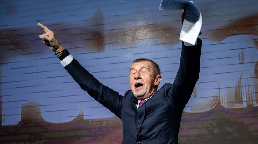 V Cesku sa zmeni vlada Fialovi vratil prehru