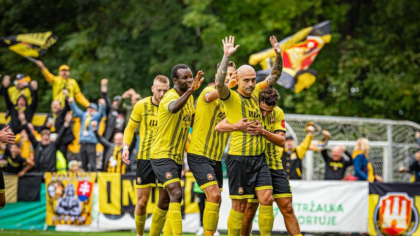 Vyprask rezervy Slovana Inter hajil cest mesta Bystricania vedu tabulku