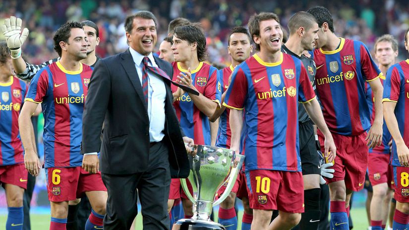 Chcem sa vratit na Nou Camp Messi navnadil fanusikov Sef Barcelony Laporta ich vratil na zem