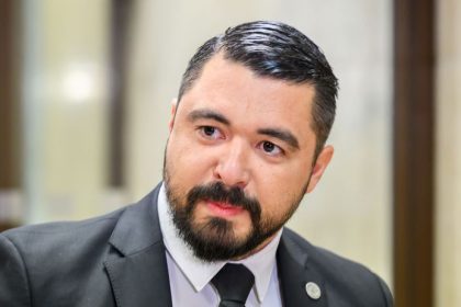 Demokrati Policajt ktory riesil nehodu Gaspara konci