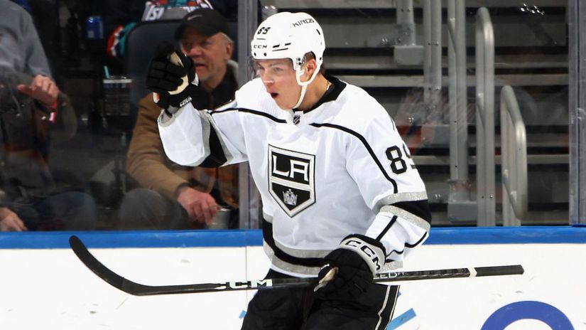 Hanba hokejistu ktory okradol priatelku