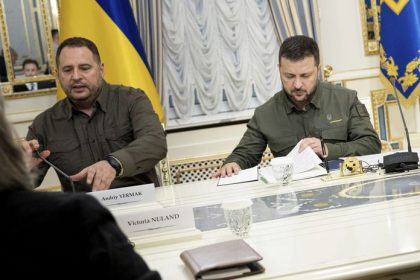 Jermak skoncil u Zelenskeho korupcna kauza v energetike mu zlomila vaz