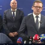 Kmec sa postavil pred kamery po boku Sotaka Odchadzam aby som chranil meno strany Hlas Slovenska a jeho priemyslu
