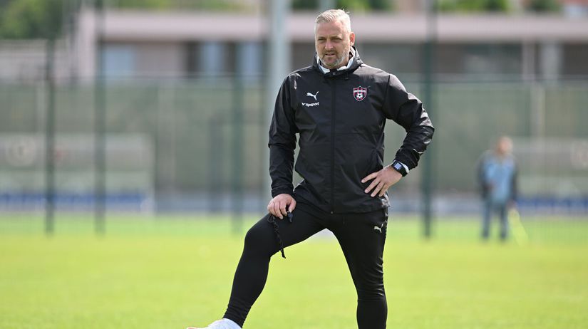 Novinka v stvrtom time futbalovej ligy Trener Scasny skoncil