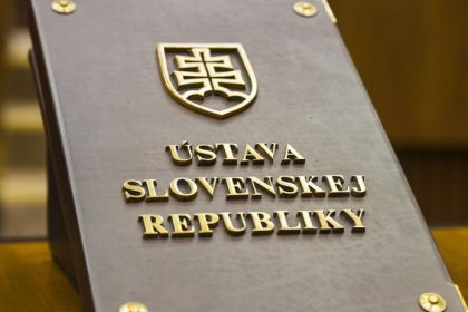 Od soboty plati zmena ustavy o rovnosti pohlavi