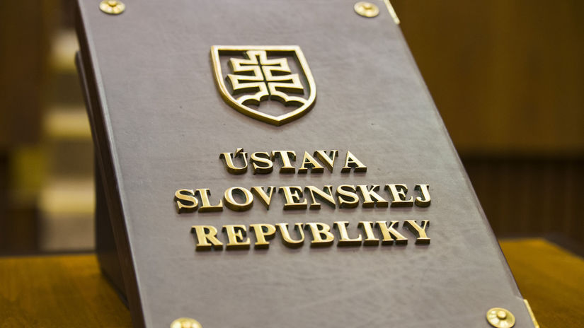 Od soboty plati zmena ustavy o rovnosti pohlavi