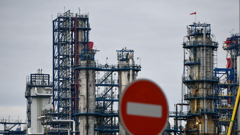 Rok do konca dodavok ruskej ropy najhorsi scenar