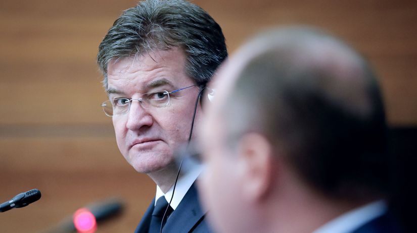 V odtajnenych emailoch Jeffreyho Epsteina sa objavilo meno