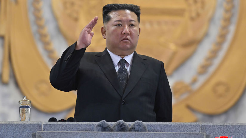 Vojakov vychvalil uradnikov znicil Kim sa pozrel na tovarne a priznal chybu