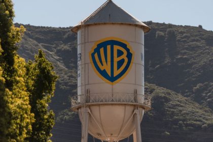 Bitka o Warner Bros nabera na obratkach Trump pohrozil Netflixu a Paramount prisiel so sialenou ponukou